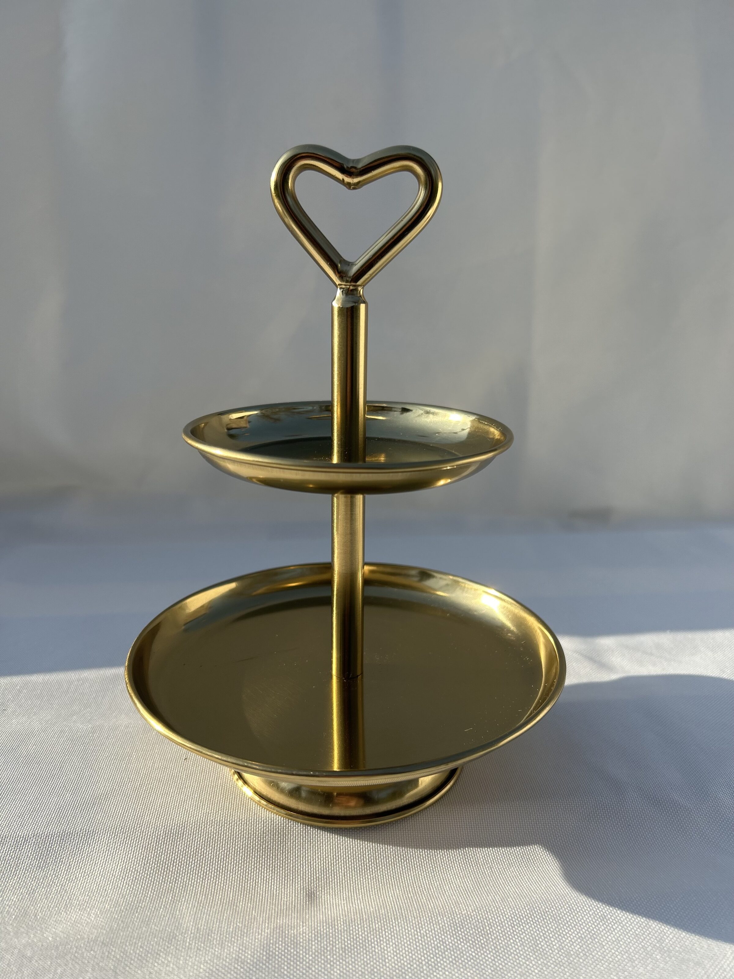 Goldene Etagere als Deko-Element für Candybar oder Saltybar